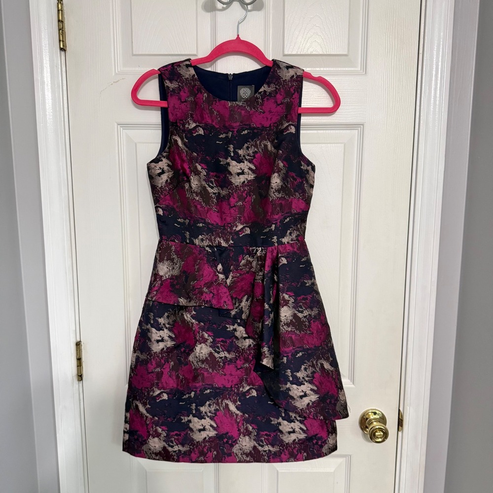 Vince Camuto Magenta Navy Abstract Brocade Peplum Cocktail Dress Size 2